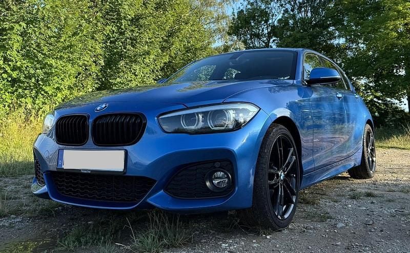 Blau Gebraucht 2018 BMW 120 M Sport Kleinwagen | 16.000 € (Fairer Preis) - Bild 1/4