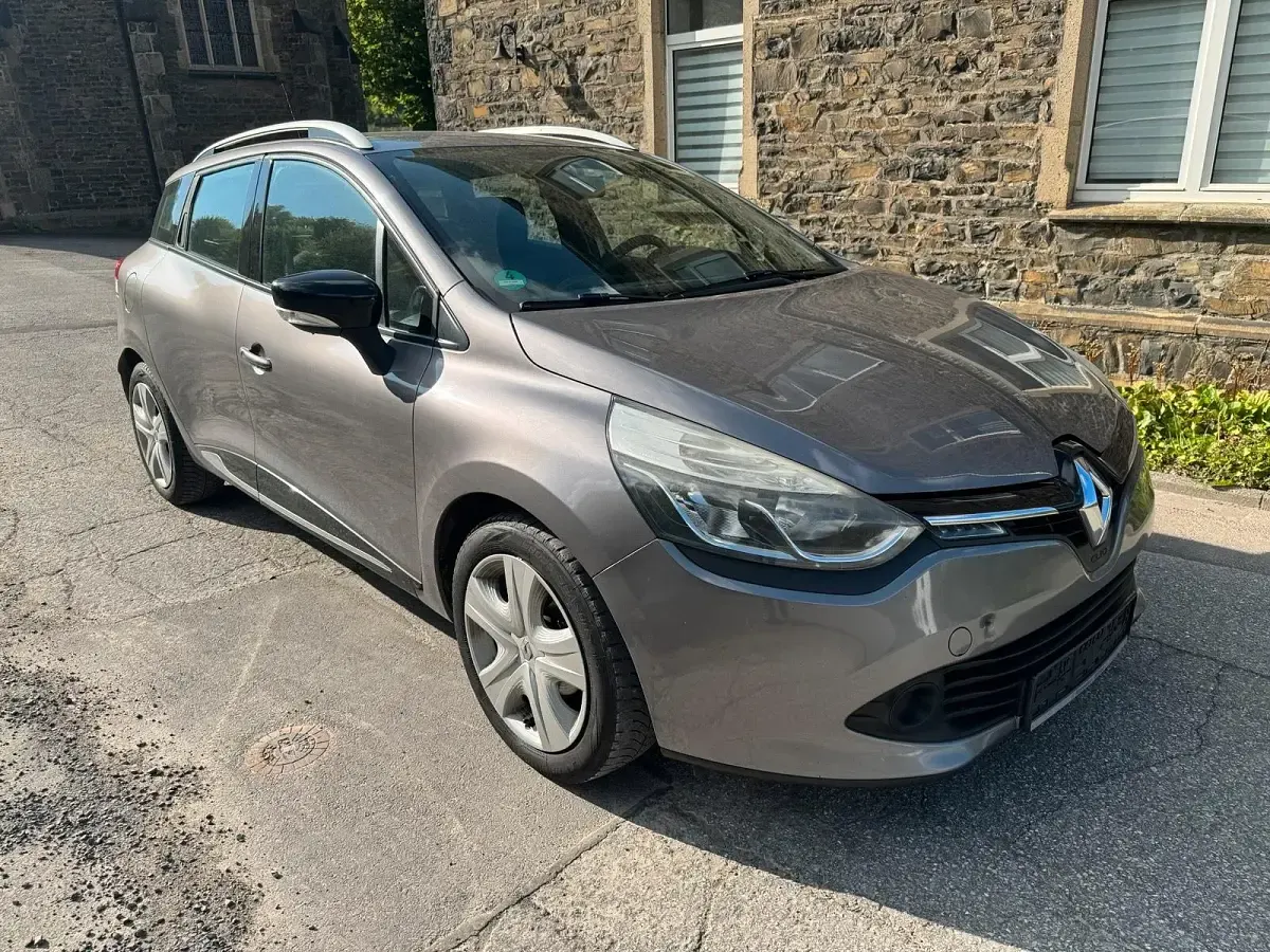 Gebraucht Renault Clio 74 PS (54 kW) 2015 Grau Kombi