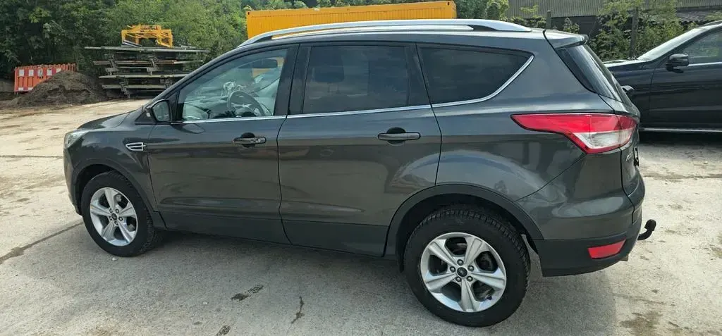 Gebraucht Ford Kuga Individual 163 PS (119 kW) 2014 Grau SUV