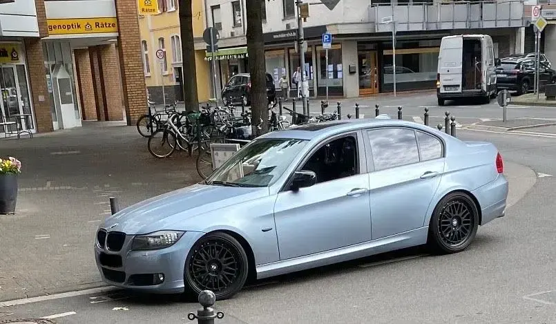 Gebraucht BMW 320 Performance 170 PS (125 kW) 2009 Blau Limousine