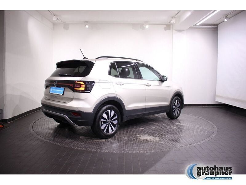 Gebraucht VW T-Cross Move 110 PS (80 kW) 2023 Silber / ivory silver (metallic) SUV