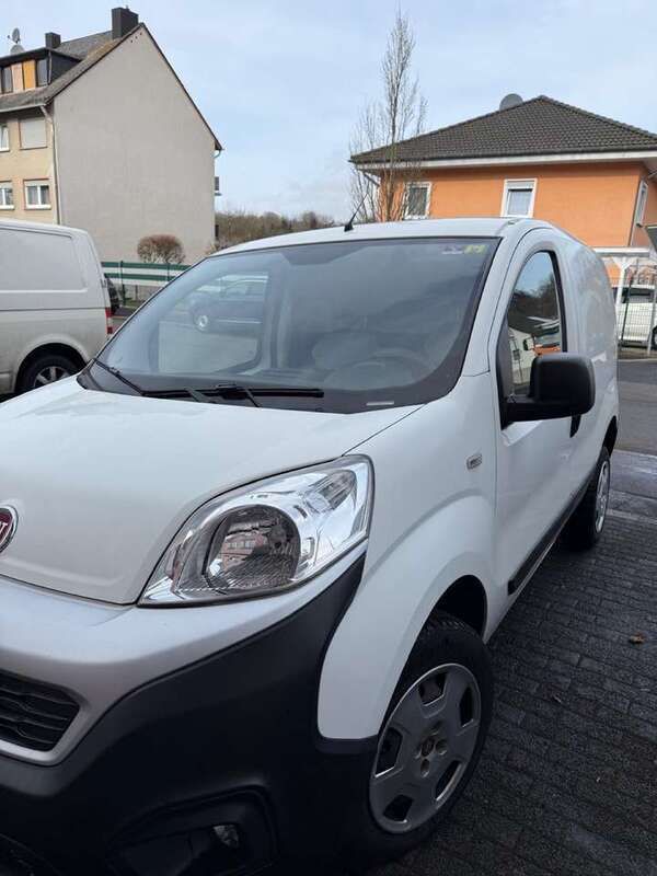Weiß Gebraucht 2019 Fiat Fiorino Van / Kleinbus | 5.000 € (Superpreis) - Bild 1/4
