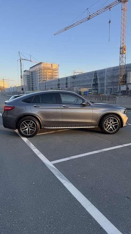 Gebraucht Mercedes GLC300 245 PS (180 kW) 2019 Grau SUV