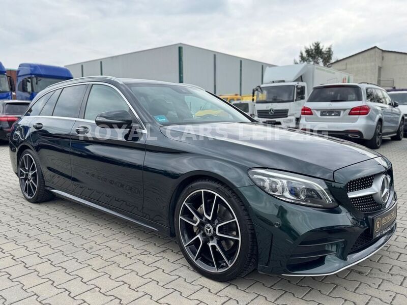 Grün Gebraucht 2019 Mercedes C220 AMG Limousine | 25.990 € (Guter Preis) - Bild 1/4