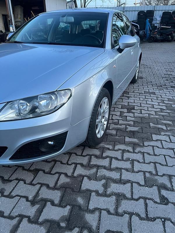Gebraucht Seat Exeo 102 PS (75 kW) 2010 Silber Limousine