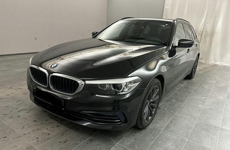 Schwarz Gebraucht 2020 BMW 520 Sport Line Limousine | 22.900 € (Fairer Preis) - Bild 1/4