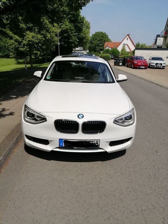 Weiß Gebraucht 2015 BMW 116 Sport Line Kleinwagen | 12.899 € (Etwas zu teuer) - Bild 1/4