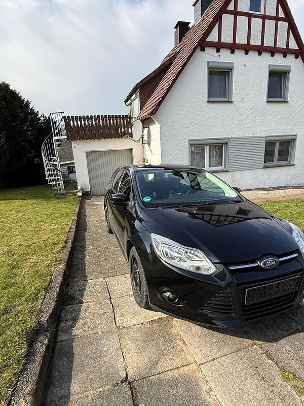 Second-hand Ford Focus SYNC Edition 125 CP (91 kW) 2013 Negru Break