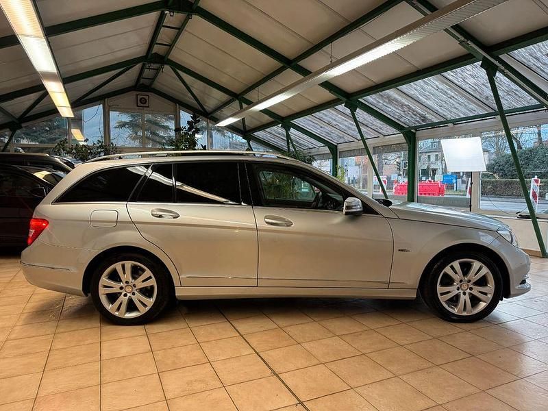 Gebraucht Mercedes C200 184 PS (135 kW) 2012 Silber Limousine
