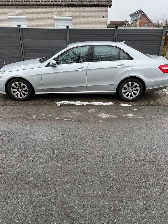 Gebraucht Mercedes 220 170 PS (125 kW) 2011 Silber Limousine