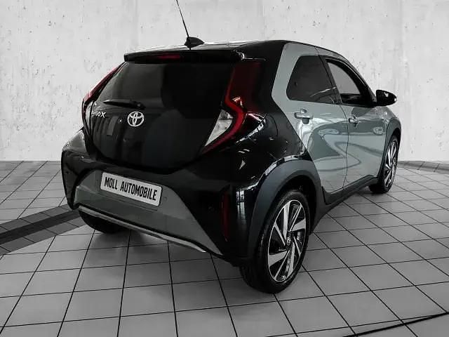 Gebraucht Toyota Aygo X-plore 72 PS (52 kW) 2024 Gruen Kleinwagen