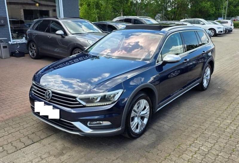 Blau Gebraucht 2016 VW Passat Alltrack Kombi | 15.990 € (Etwas zu teuer) - Bild 1/4