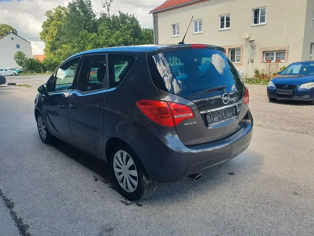 Gebraucht Opel Meriva Active 140 PS (102 kW) 2013 Grau Van / Kleinbus