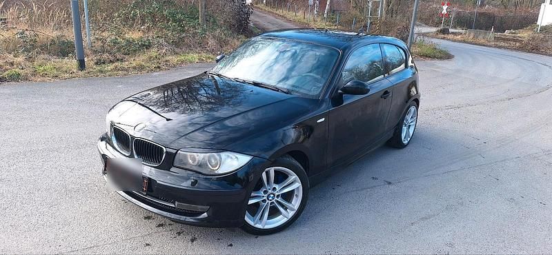 Schwarz Gebraucht 2008 BMW 120 Kleinwagen | 2.900 € (Guter Preis) - Bild 1/4