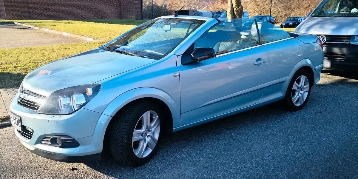 Gebraucht Opel Astra 140 PS (102 kW) 2009 Blau Cabrio