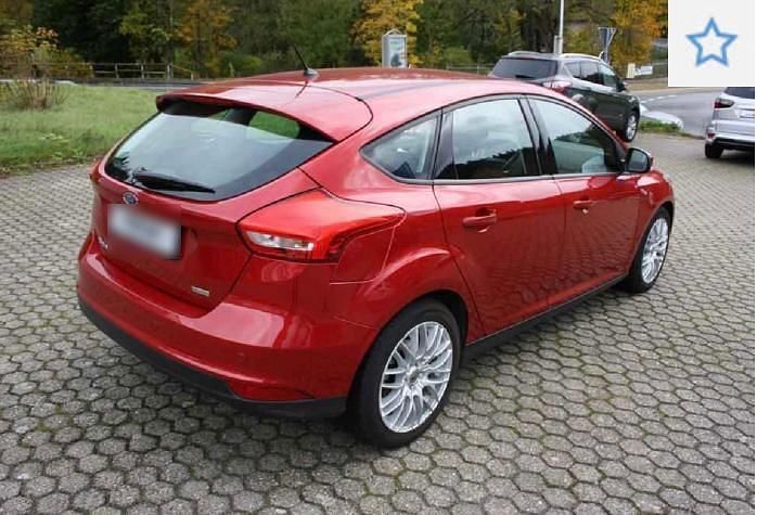 Usata Ford Focus 101 CV (74 kW) 2015 Rosso Utilitaria