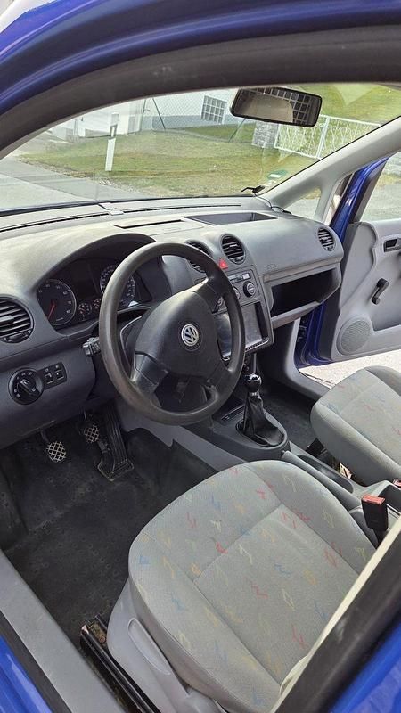 Second-hand VW Caddy 109 CP (80 kW) 2008 Albastru Monovolum