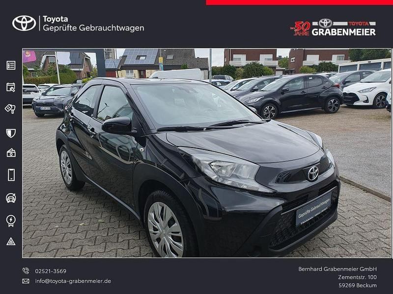 Mysticschwarz mica metallic Gebraucht 2024 Toyota Aygo X Business Edition SUV | 15.350 € (Fairer Preis) - Bild 1/4
