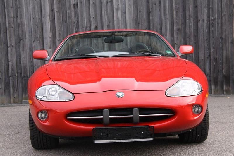 Gebraucht Jaguar XK8 284 PS (208 kW) 2000 Rot Cabrio