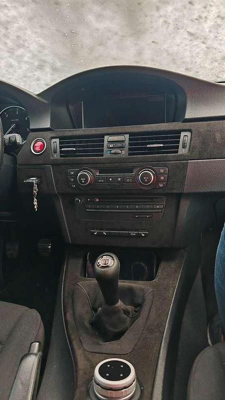 Gebraucht BMW 320 177 PS (130 kW) 2007 Schwarz Kombi