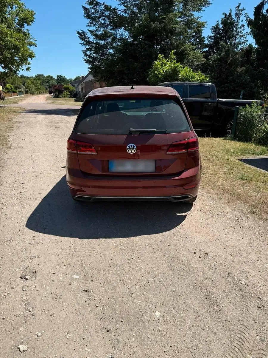 Gebraucht VW Golf VII 131 PS (96 kW) 2019 Rot Kleinwagen