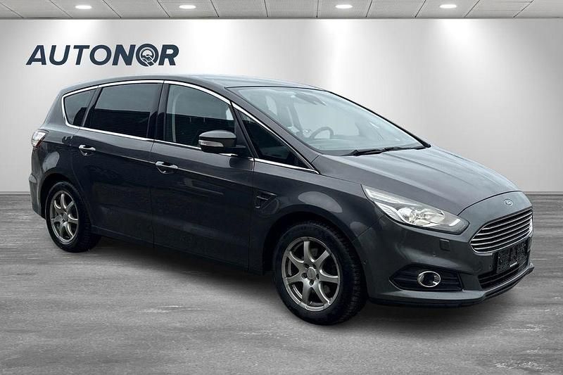 Gebraucht Ford S-MAX Titanium 179 PS (131 kW) 2016 Grau Van / Kleinbus