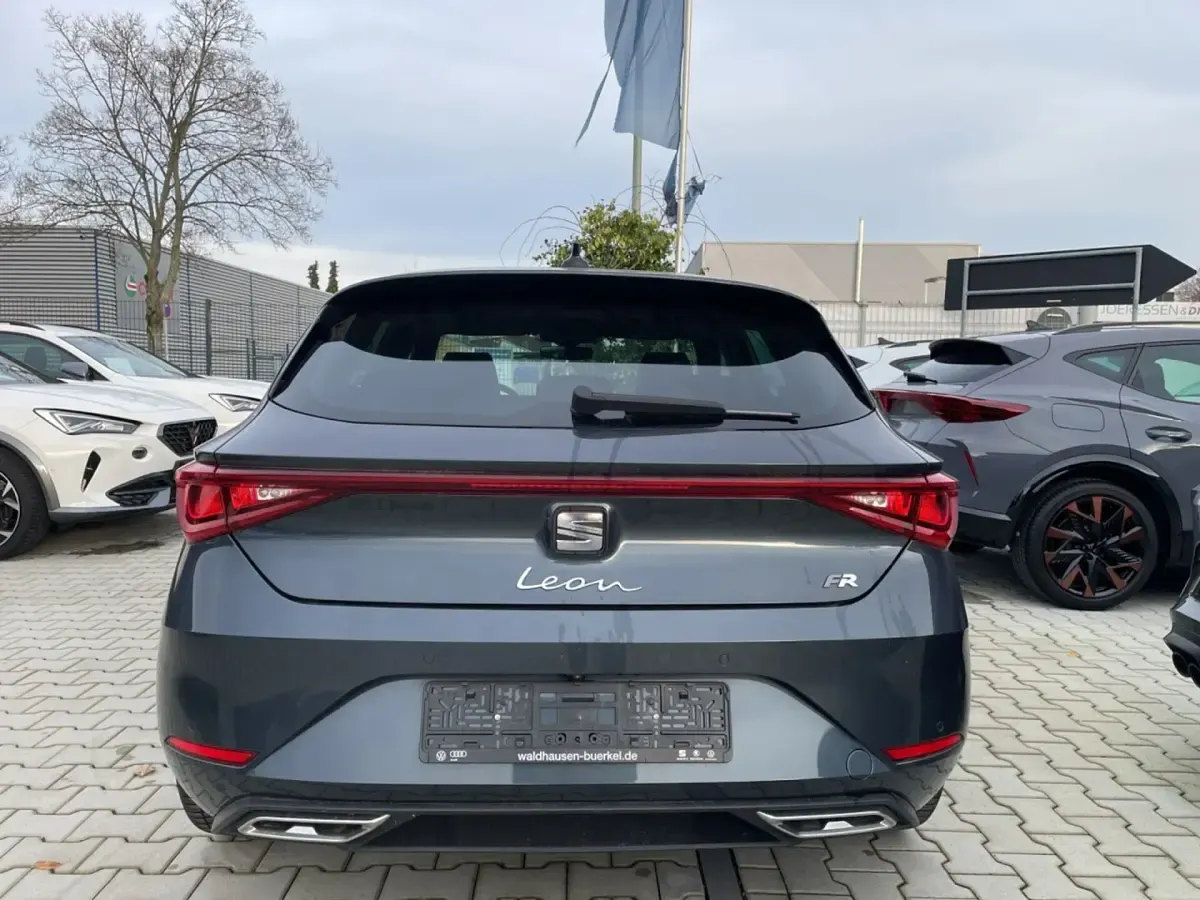 Gebraucht Seat Leon FR 150 PS (110 kW) 2024 Grau Limousine