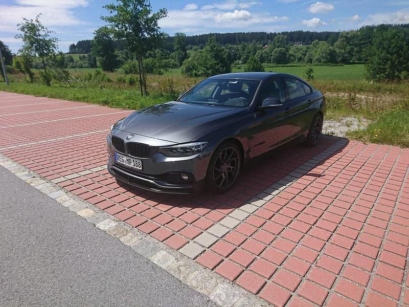 Grau Gebraucht 2019 BMW 440 Sport Line Coupé | 33.000 € (Guter Preis) - Bild 1/4