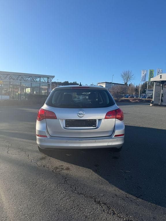 Gebraucht Opel Astra Edition 110 PS (80 kW) 2015 Silber Kombi