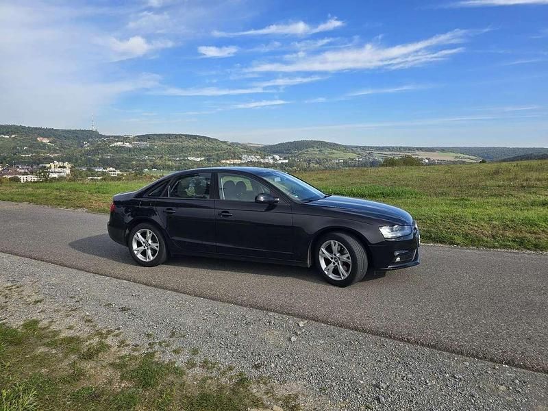 Gebraucht Audi A4 Ambiente 170 PS (125 kW) 2012 Schwarz Limousine