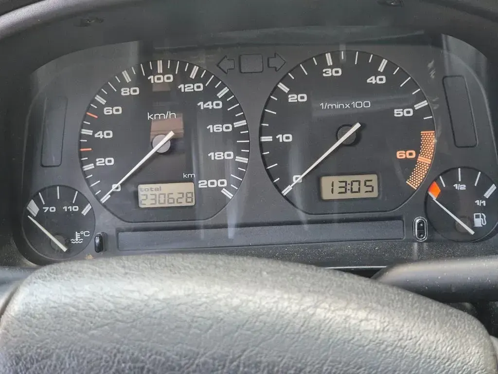 Używany VW Polo Basis 60 KM (44 kW) 1998 Biały Kombi