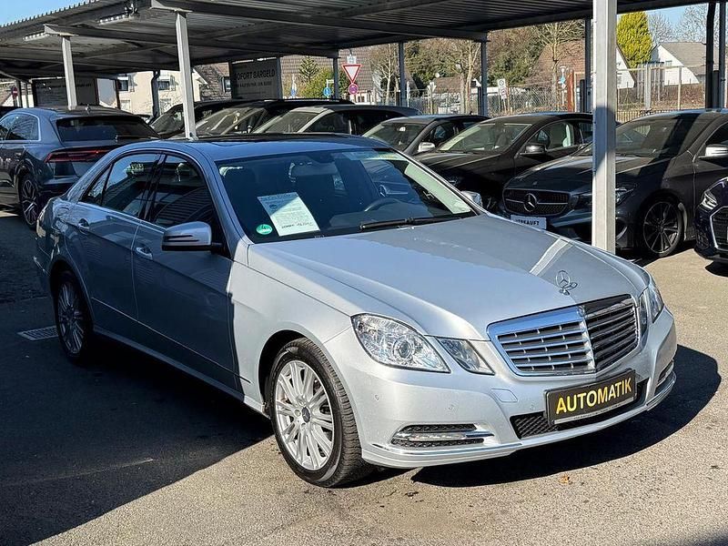 Gebraucht Mercedes E200 136 PS (100 kW) 2012 Silber Limousine