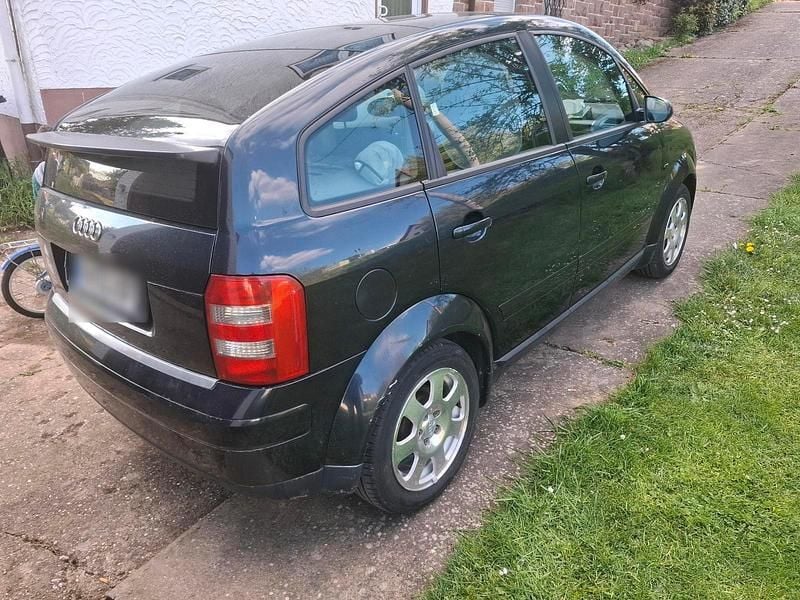 Second-hand Audi A2 90 CP (66 kW) 2001 Albastru Hatchback