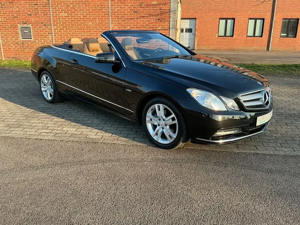 Gebraucht Mercedes E250 204 PS (150 kW) 2012 Schwarz Cabrio