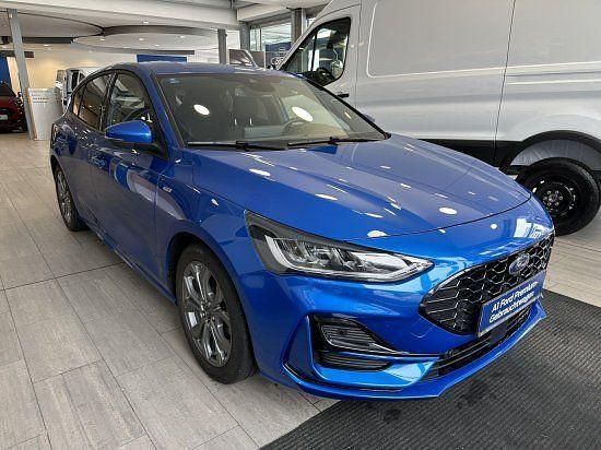 Gebraucht Ford Focus ST-Line X 125 PS (91 kW) 2022 Dynamicblau metallic (metallic) Limousine
