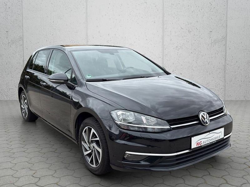 Schwarz Gebraucht 2017 VW Golf VII Sound Limousine | 13.790 € (Fairer Preis) - Bild 1/4