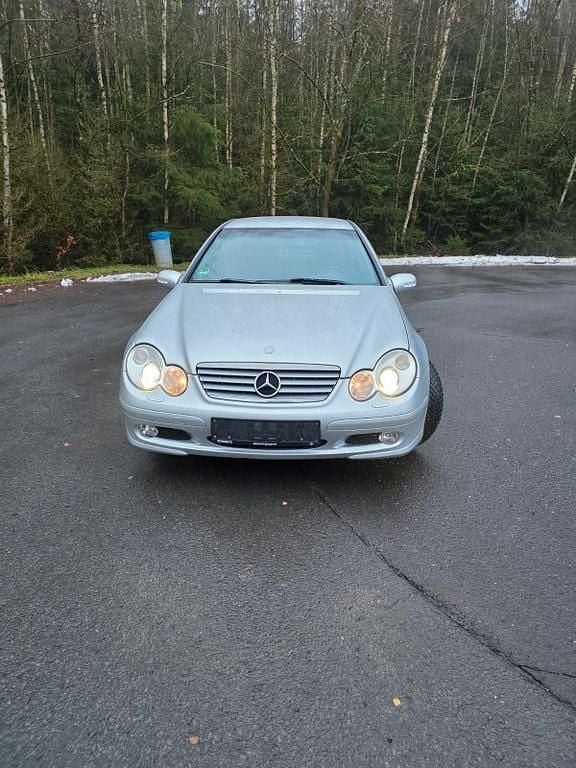 Gebraucht Mercedes C180 143 PS (105 kW) 2003 Silber Coupé