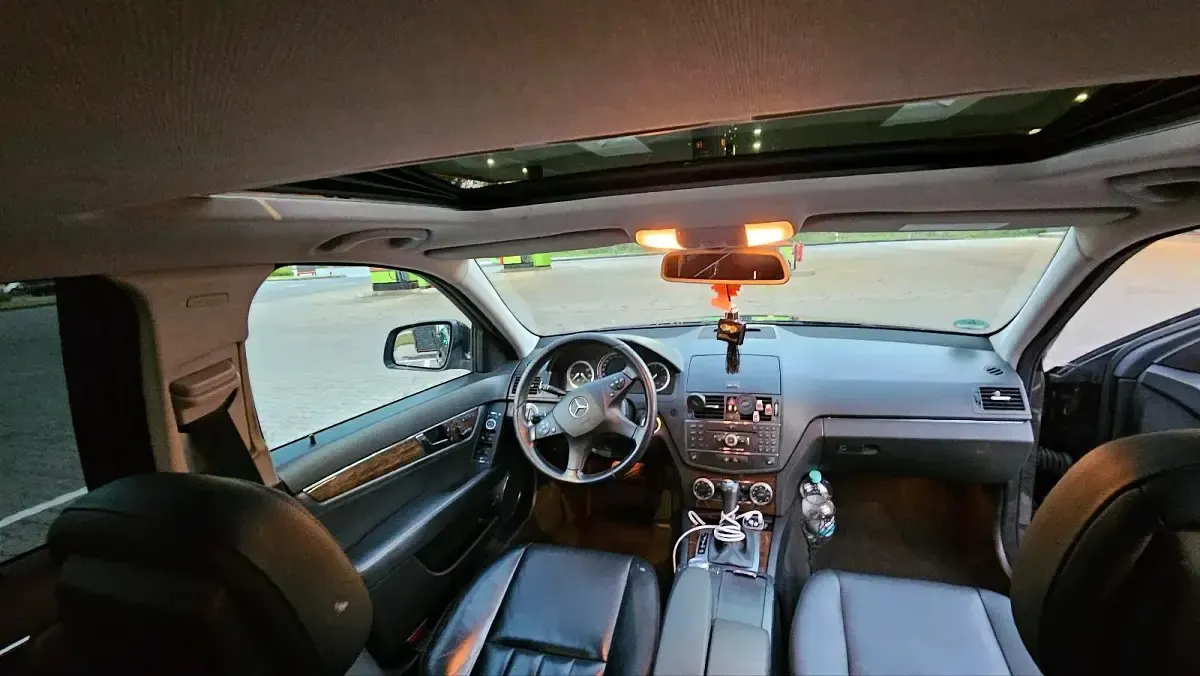 Gebraucht Mercedes C320 224 PS (164 kW) 2009 Schwarz Limousine