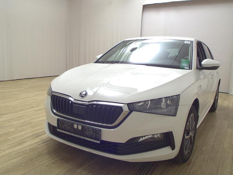 Gebraucht Skoda Scala Drive 116 PS (85 kW) 2020 Weiss Kleinwagen