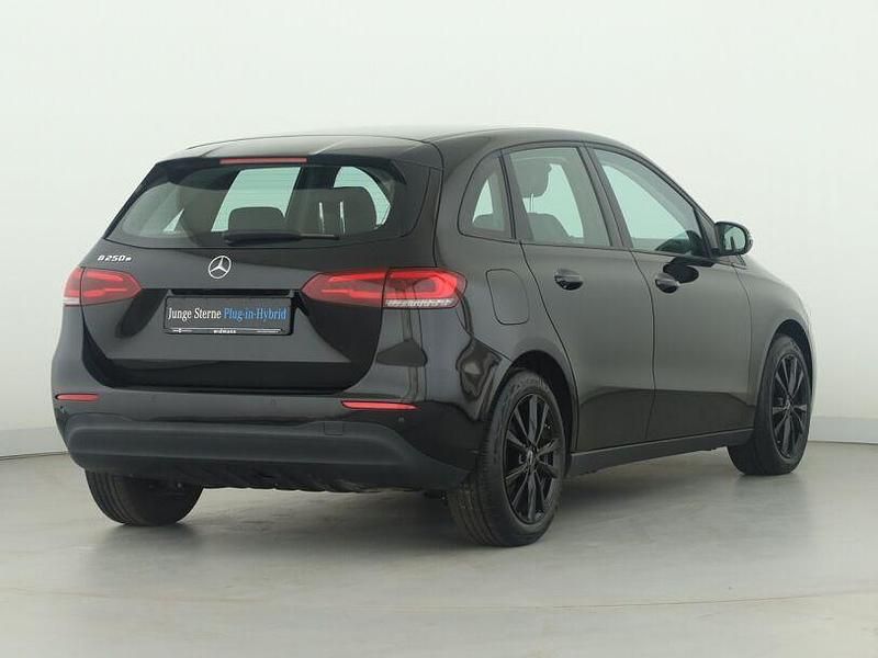 Gebraucht Mercedes B250e 160 PS (117 kW) 2022 Schwarz Van / Kleinbus
