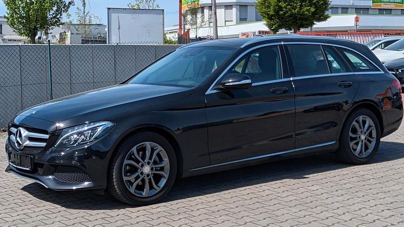 Gebraucht Mercedes C180 Avantgarde 156 PS (114 kW) 2014 Schwarz Kombi