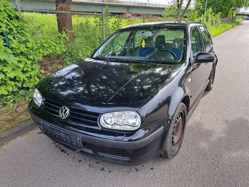 Schwarz Gebraucht 2000 VW Golf IV Edition Limousine | 1.799 € (Fairer Preis) - Bild 1/4