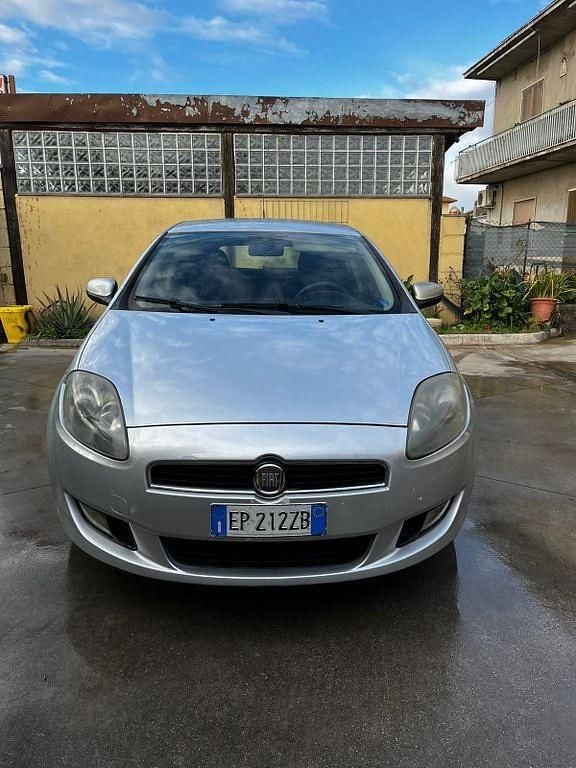 Gebraucht Fiat Bravo Lounge 120 PS (88 kW) 2013 Silber Kleinwagen