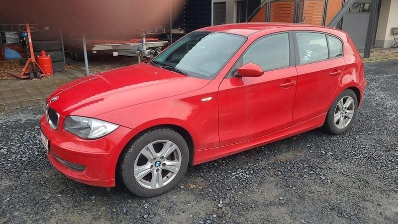 Gebraucht BMW 116 Advantage 122 PS (89 kW) 2008 Rot Kleinwagen