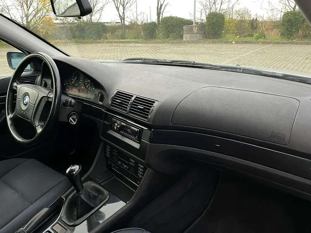 Gebraucht BMW 520 170 PS (125 kW) 2001 Titansilber metallic Kombi