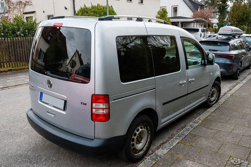 Gebraucht VW Caddy Trendline 86 PS (63 kW) 2014 Silber Van / Kleinbus