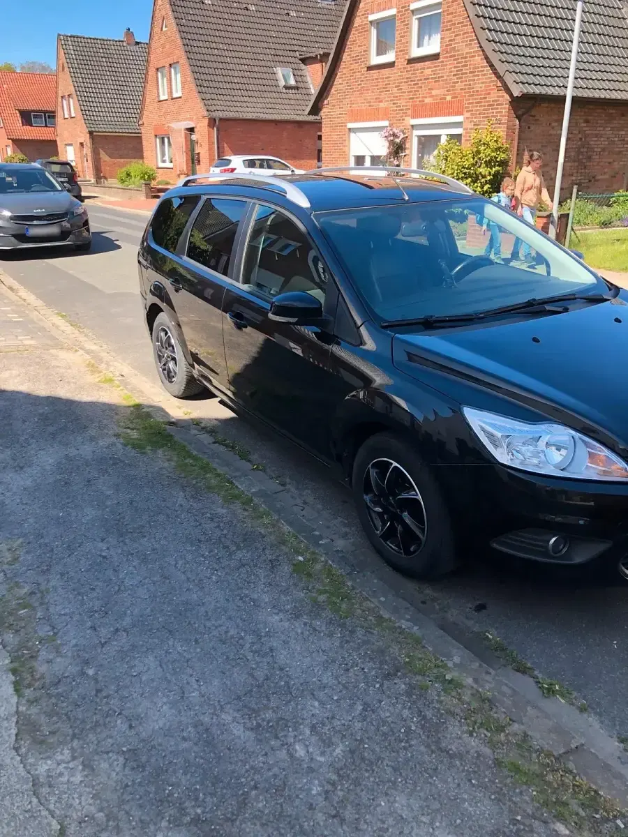 Usata Ford Focus 125 CV (91 kW) 2010 Nero Station wagon