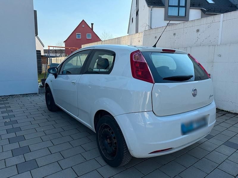 Gebraucht Fiat Punto 77 PS (56 kW) 2009 Weiß Kleinwagen