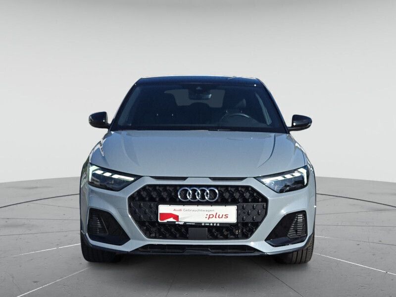Pfeilgrau perleffekt/mythossch Gebraucht 2021 Audi A1 S-Line Kleinwagen | 23.880 € (Fairer Preis) - Bild 1/4