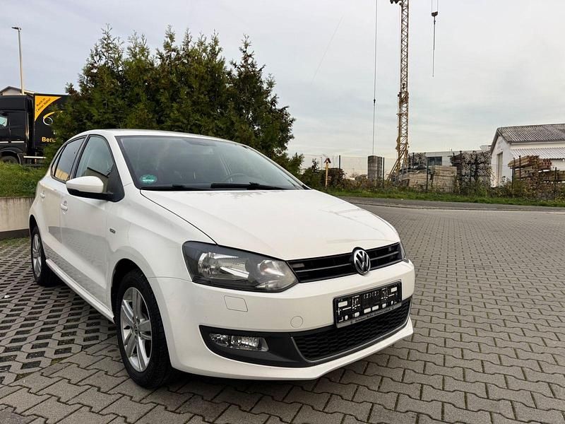 Weiß Gebraucht 2014 VW Polo Life Kleinwagen | 4.990 € (Guter Preis) - Bild 1/4